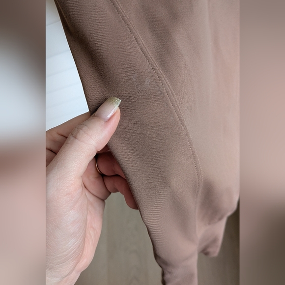 Athleta Stylish Tan Jogger Pants Size Large - Picture 3 of 6